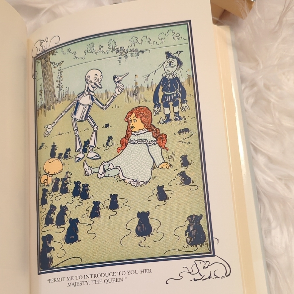 The Wizard of Oz Hardcover Book - Picture 4 of 4